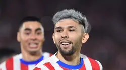 Julio Enciso durante partida pela Seleção do Paraguai.