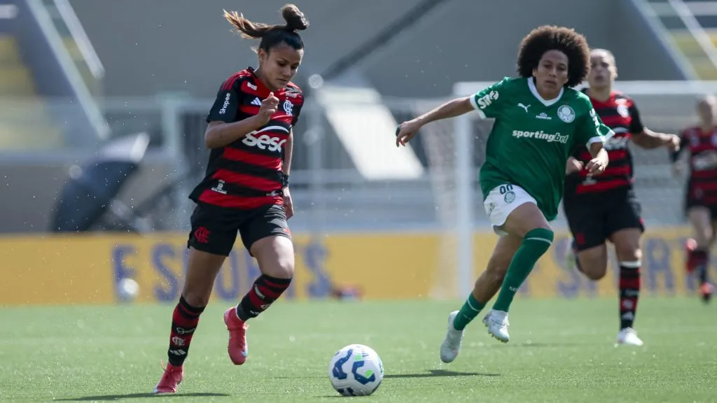 Laysa jogadora do Flamengo durante partida contra o Palmeiras no estadio Arena Barueri pelo campeonato Brasileiro Feminino A 2025. Foto: Marco Miatelo/AGIF