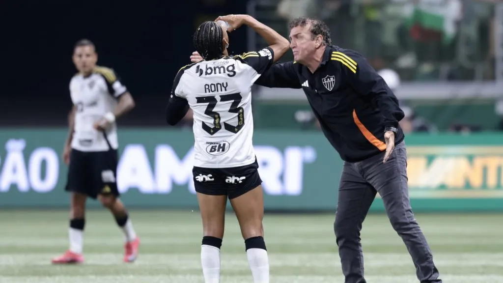 Cuca tecnico do Atletico-MG durante partida contra o Palmeiras no estadio Arena Allianz Parque pelo campeonato Brasileiro A 2025. Foto: Marcello Zambrana/AGIF