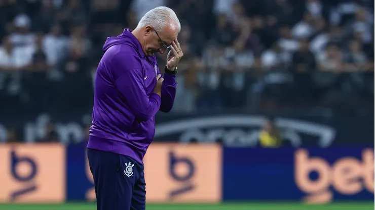 Dorival Jr técnico do Corinthians durante partida contra o Novorizontino - Foto: Marcello Zambrana/AGIF