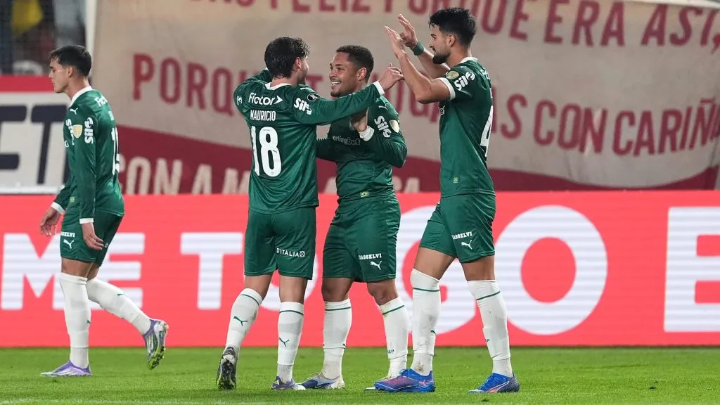 Universitario v Palmeiras em Lima. (Photo by Raul Sifuentes/Getty Images)
