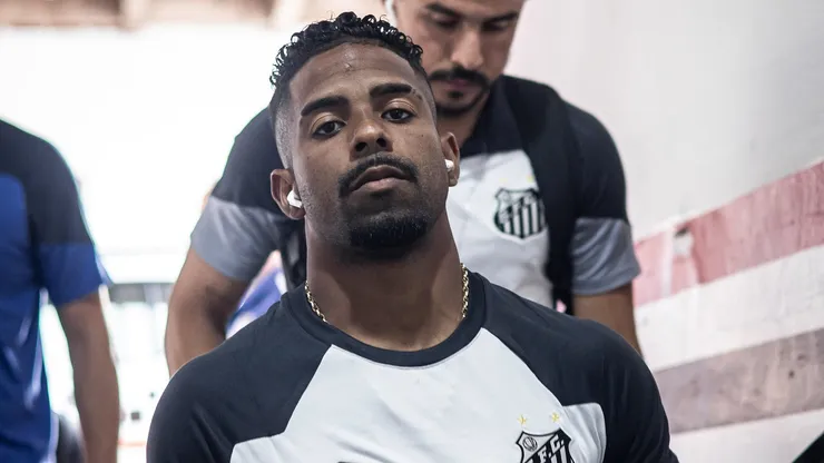 Hayner comemorou gol do Vasco contra Santos e pode ter vínculo rescindido na Vila Belmiro - Foto: Raul Baretta/Santos FC