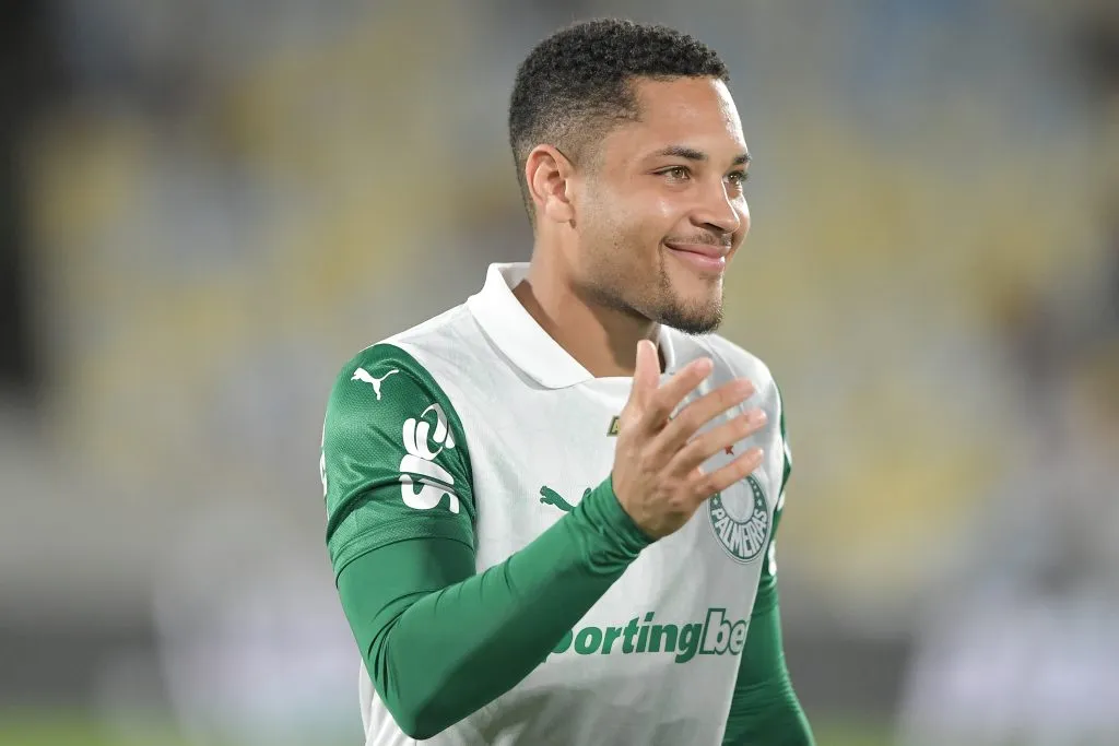 Vitor Roque em ação pelo Palmeiras  Foto: Thiago Ribeiro/AGIF