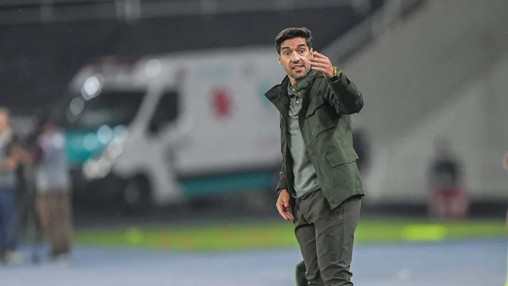 Abel em ação no Estádio Nilton Santos – Foto: Thiago Ribeiro/AGIF