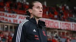 Filipe Luís durante partida entre Inter e Flamengo, no Beira-Rio, pelo Brasileirão.