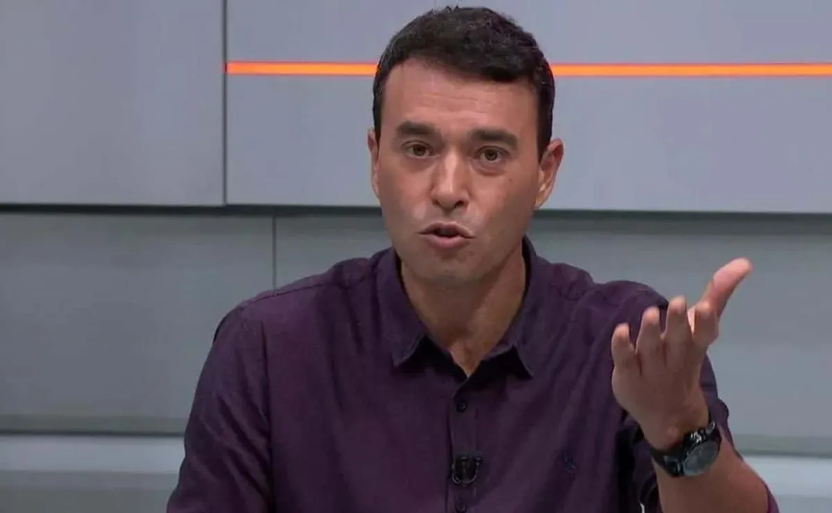 Rizek faz críticas ao Corinthians e relembra gastos desnecessários