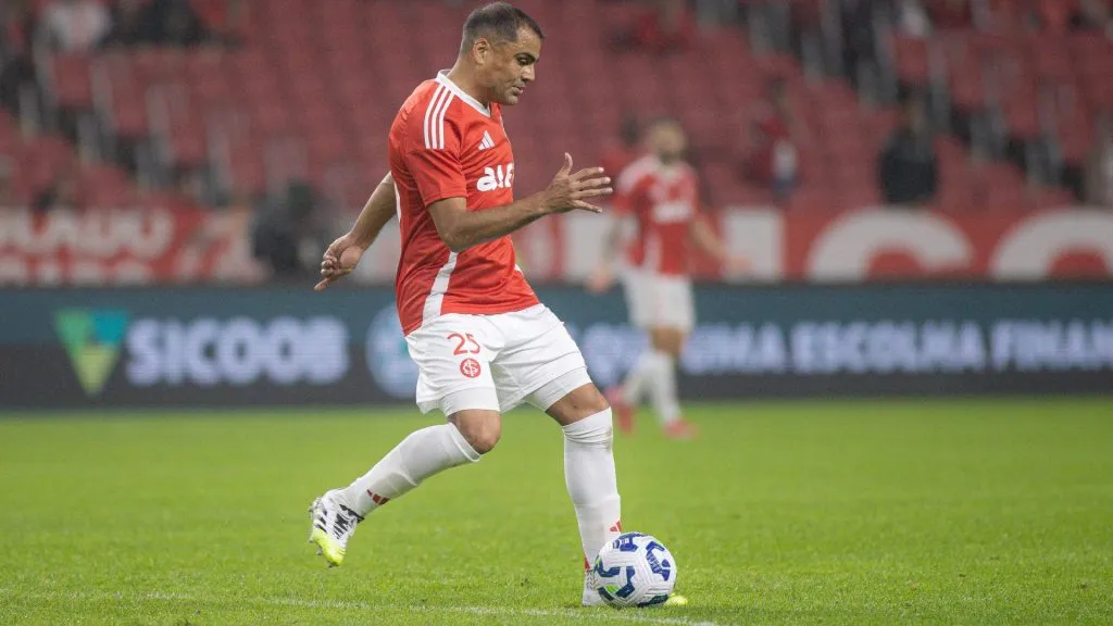 Gabriel Mercado em ação pelo Internacional – Foto: Maxi Franzoi/AGIF