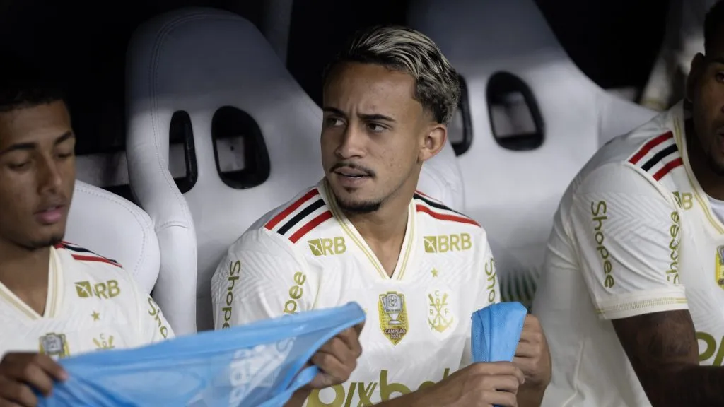 Matheus Gonçalves quer deixar o Flamengo para ter maior minutagem – Foto: Baggio Rodrigues/AGIF