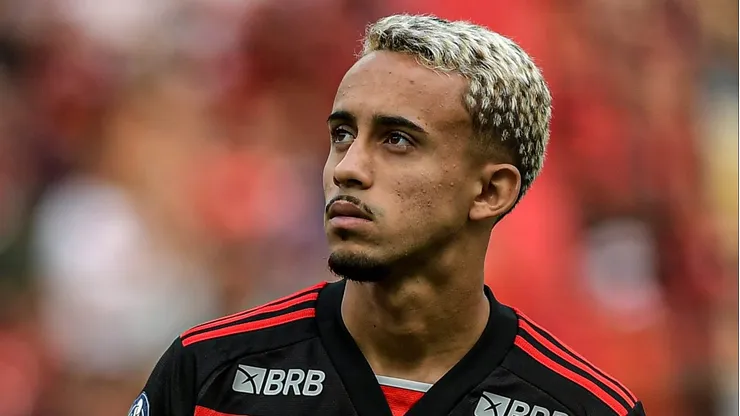 Atacante vai deixar o Flamengo - Foto: Thiago Ribeiro/AGIF.