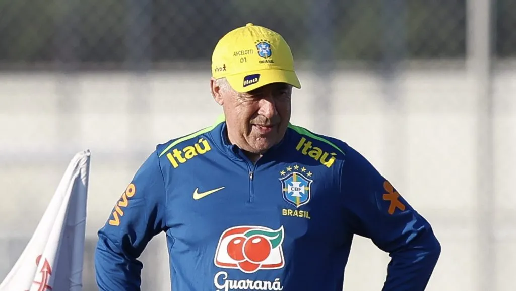 Carlo Ancelotti durante treinamento da Seleção Brasileira. (Photo by Miguel Schincariol/Getty Images)