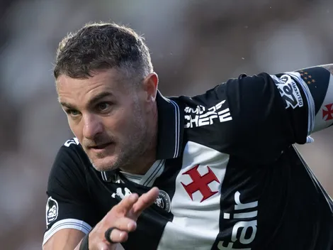 Vegetti volta ao time titular do Vasco contra o Juventude