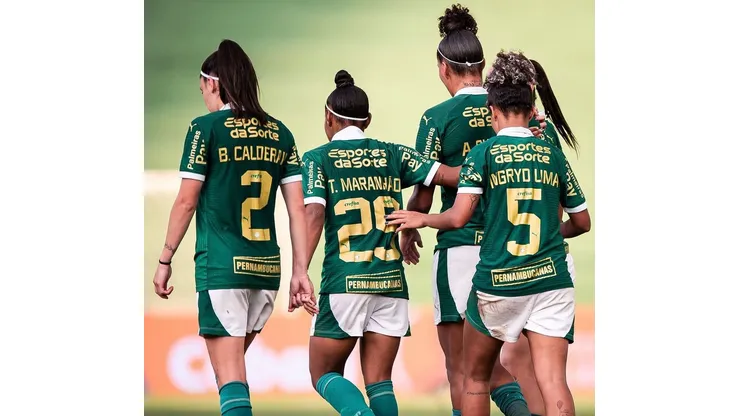 Jogadoras do Palmeiras. Foto: Reprodução/Instagram/@tainajose08