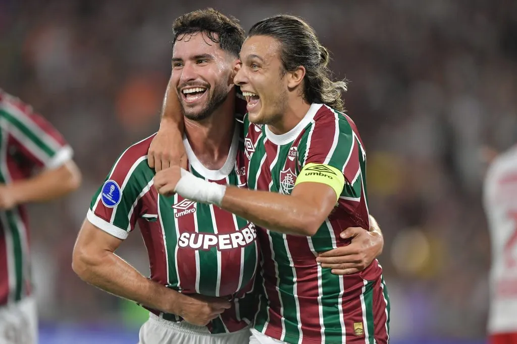 Martinelli comemora gol ao lado de Cannobio em classificação do Flu na Sul-Americana. Foto: Thiago Ribeiro/AGIF