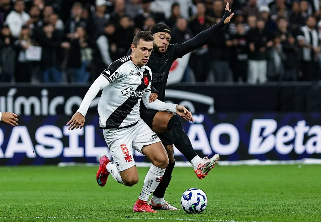 Corinthians enfrenta o Vasco em São Januário - Foto: Fabio Giannelli/AGIF.