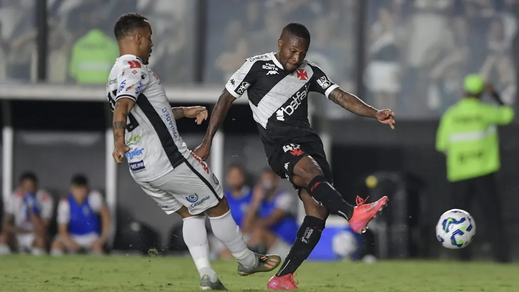 Loide Augusto pode deixar Vasco. Foto: Thiago Ribeiro/AGIF