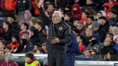 Jorge Fossati durante partida. Foto: Marcelo Endelli/Getty Images