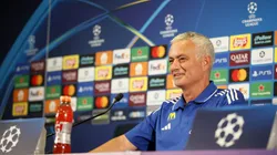 José Mourinho, em entrevista coletiva no Fenerbahçe (Divulgação/X @Fenerbahce)