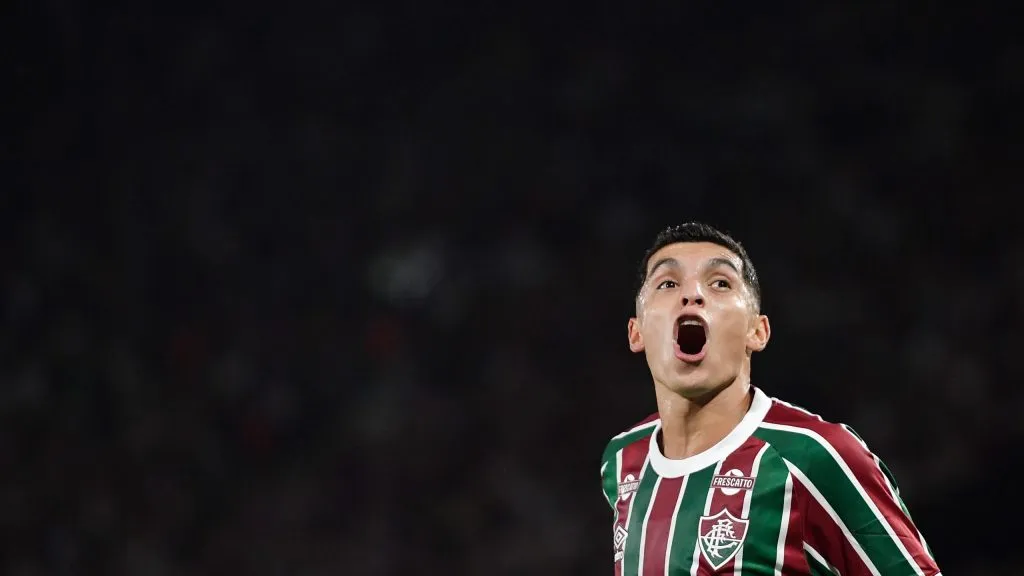 Serna, atleta do Tricolor das Laranjeiras. Foto: Thiago Ribeiro/AGIF.