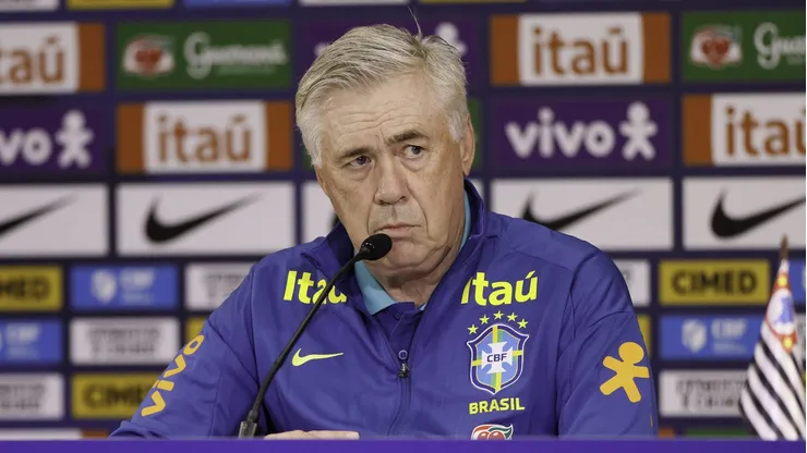 Ancelotti durante coletiva na CBF