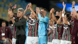 Renato Gaúcho aplaudindo os torcedores após Fluminense x América de Cali - Foto: Jorge Rodrigues/AGIF