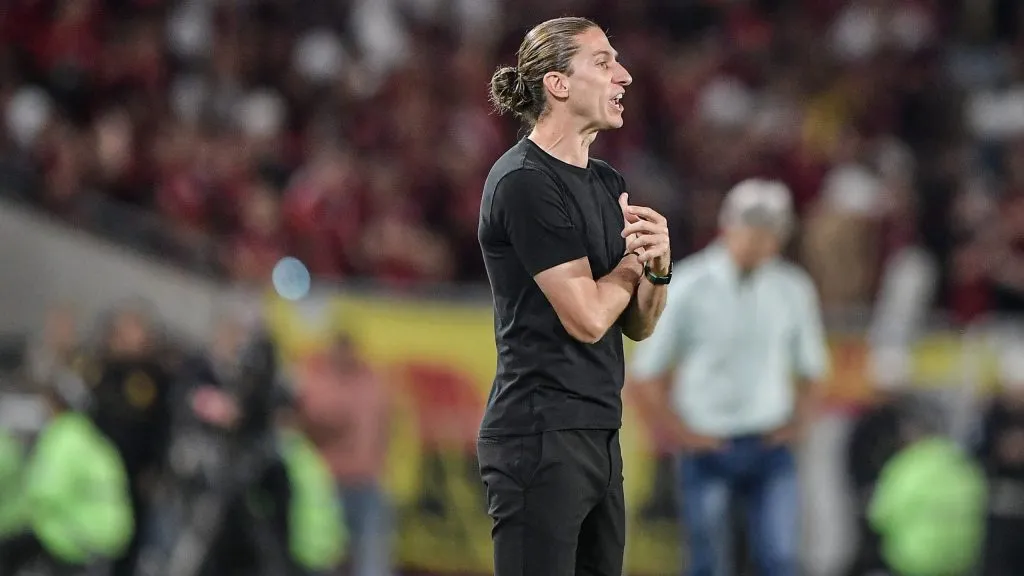 Filipe Luís, técnico do Rubro-Negro. Foto: Thiago Ribeiro/AGIF.