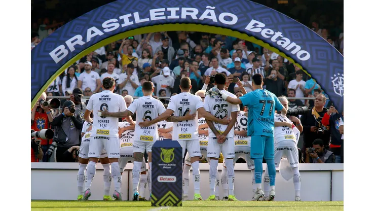 SP - SAO PAULO - 17/08/2025 - BRASILEIRO A 2025, SANTOS X VASCO - Jogadores do Santos posam para foto antes na partida contra Vasco no estadio Morumbi pelo campeonato Brasileiro A 2025. Foto: Mauricio De Souza/AGIF