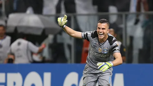 Marcelo Grohe em ação pelo Grêmio na década passada