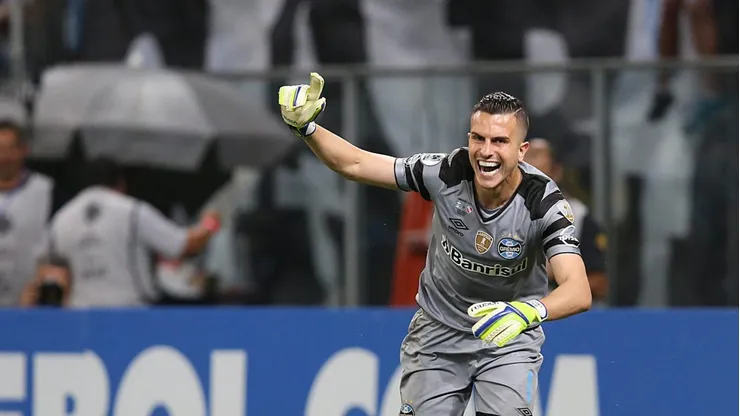 Marcelo Grohe em ação pelo Grêmio na década passada