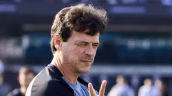 SP - SAO PAULO - 17/08/2025 - BRASILEIRO A 2025, SANTOS X VASCO - Fernando Diniz tecnico do Vasco durante partida contra o Santos no estadio Morumbi pelo campeonato Brasileiro A 2025.