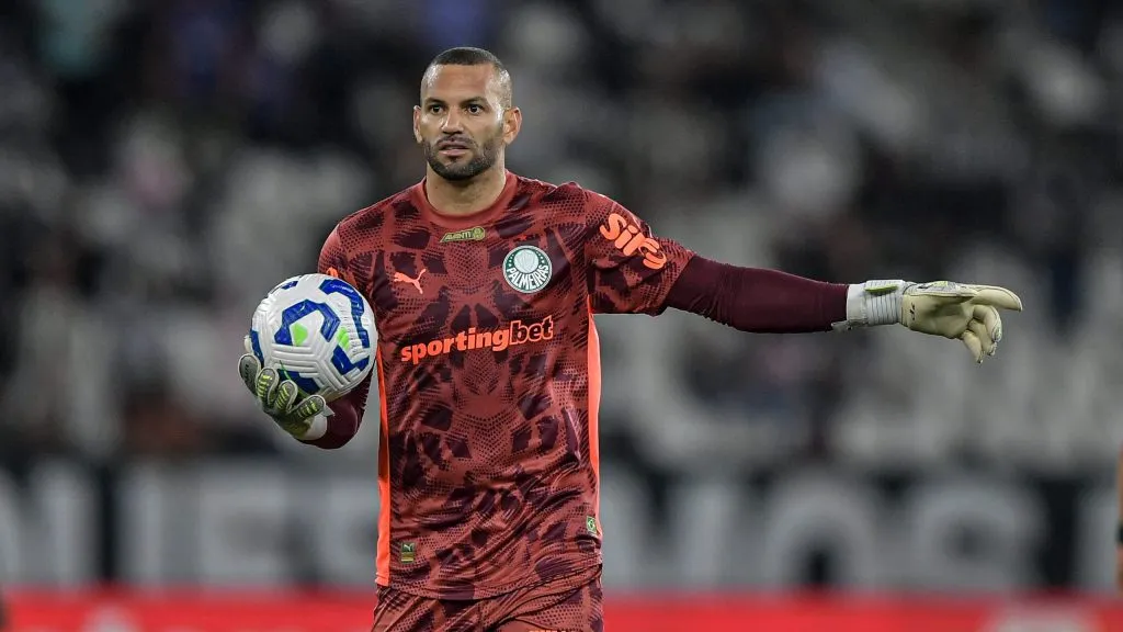 Para Velloso, Weverton deve ser titular no Brasieirão e Carlos Miguel na Libertadores – Foto: Thiago Ribeiro/AGIF