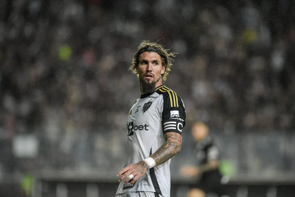 Lyanco será desfalque do Galo nas próximas partidas da temporada (Foto: Thiago Ribeiro/AGIF)