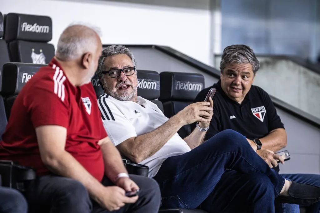 Julio Casares presidente do Sao Paulo durante partida contra o Bragantino no estadio Vila Belmiro pelo campeonato Brasileiro A 2023. Foto: Abner Dourado/AGIF