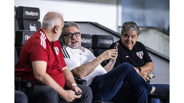 Julio Casares presidente do Sao Paulo durante partida contra o Bragantino no estadio Vila Belmiro pelo campeonato Brasileiro A 2023. Foto: Abner Dourado/AGIF