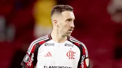 Léo Ortiz se posiciona sobre investidas para deixar o Flamengo