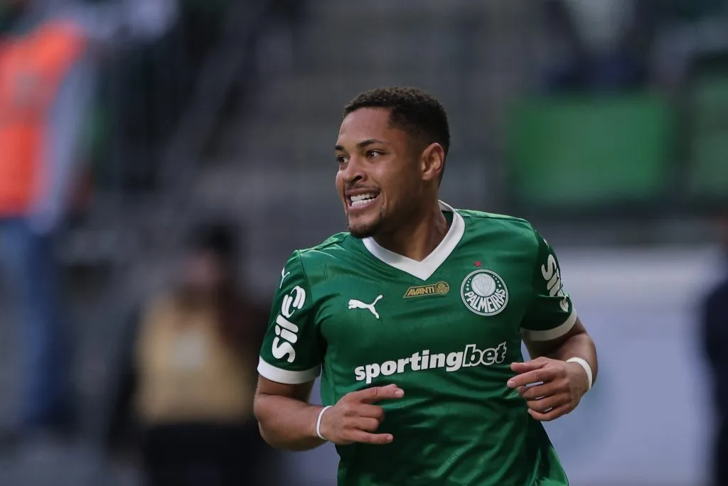 SP – SAO PAULO – 10/08/2025 – BRASILEIRO A 2025, PALMEIRAS X CEARA – Vitor Roque jogador do Palmeiras durante partida contra o Ceara no estadio Arena Allianz Parque pelo campeonato Brasileiro A 2025. Foto: Ettore Chiereguini/AGIF