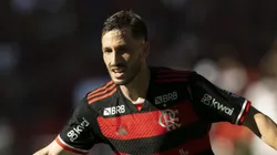 Matías Viña em ação em partida pelo Fla.