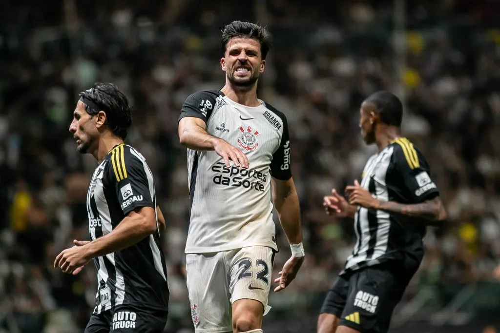 MG – BELO HORIZONTE – 24/05/2025 – BRASILEIRO A 2025, ATLETICO-MG X CORINTHIANS – Hector Hernandez jogador do Corinthians durante partida contra o Atletico-MG no estadio Arena MRV pelo campeonato Brasileiro A 2025. Foto: Fernando Moreno/AGIF