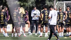 Elenco do Santos treina sob o comando de Matheus Bachi. Foto: Raul Baretta/Santos FC