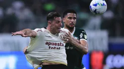 SP - SAO PAULO - 21/08/2025 - COPA LIBERTADORES 2025, PALMEIRAS X UNIVERSITARIO - Murilo jogador do Palmeiras disputa lance com jogador do Universitario durante partida no estadio Arena Allianz Parque pelo campeonato Copa Libertadores 2025. Foto: Ettore Chiereguini/AGIF