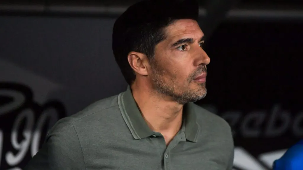 Abel Ferreira afirmou que Weverton e Lomba levam vantagem sobre Carlos Miguel – Foto: Thiago Ribeiro/AGIF