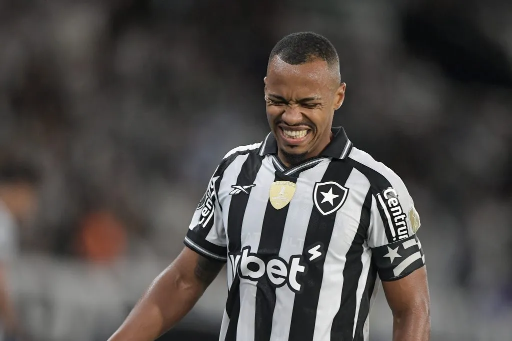 RJ – RIO DE JANEIRO – 14/08/2025 – COPA LIBERTADORES 2025, BOTAFOGO X LDU – Marlon Freitas jogador do Botafogo durante partida contra o LDU no estadio Engenhao pelo campeonato Copa Libertadores 2025. Foto: Thiago Ribeiro/AGIF
