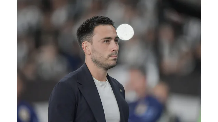 RJ - RIO DE JANEIRO - 14/08/2025 - COPA LIBERTADORES 2025, BOTAFOGO X LDU - Davide Ancelotti tecnico do Botafogo durante partida contra o LDU no estadio Engenhao pelo campeonato Copa Libertadores 2025. Foto: Thiago Ribeiro/AGIF