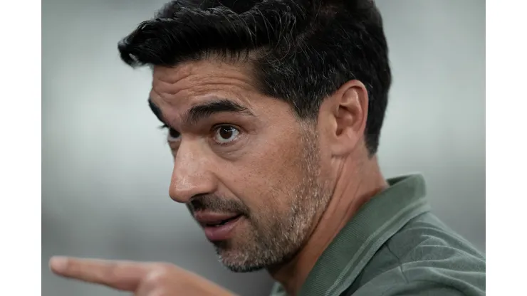 Abel Ferreira não quer perder Maurício no Palmeiras.