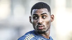 Joaquim durante treino no CT Rei Pelé.