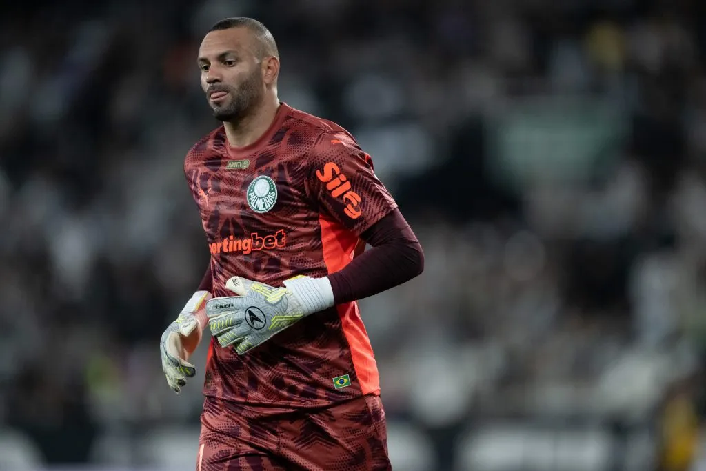 Weverton foi o melhor do Palmeiras em noite de empate com Universitário no Allianz – Foto: Jorge Rodrigues/AGIF