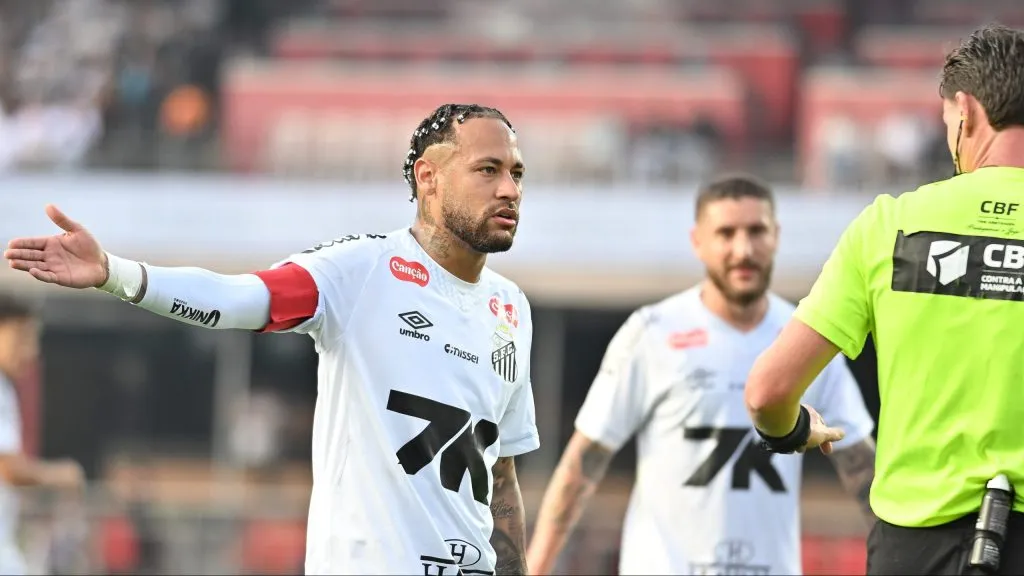 Neymar jogador do Santos durante partida contra o Vasco no estadio Morumbi pelo campeonato Brasileiro A 2025.  Foto: Jota Erre/AGIF