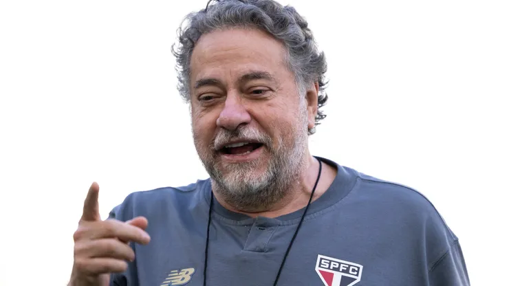 RJ - RIO DE JANEIRO - 12/07/2025 - BRASILEIRO A 2025, FLAMENGO X SAO PAULO - Julio Casares presidente do Sao Paulo antes da partida contra o Flamengo no estadio Maracana pelo campeonato Brasileiro A 2025. Foto: Jorge Rodrigues/AGIF