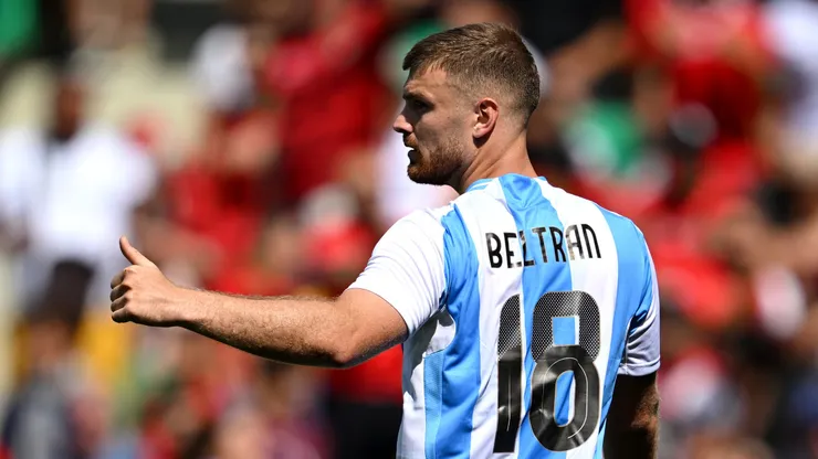 Lucas Beltrán, atacante da Fiorentina - Foto: Tullio M. Puglia/Getty Images