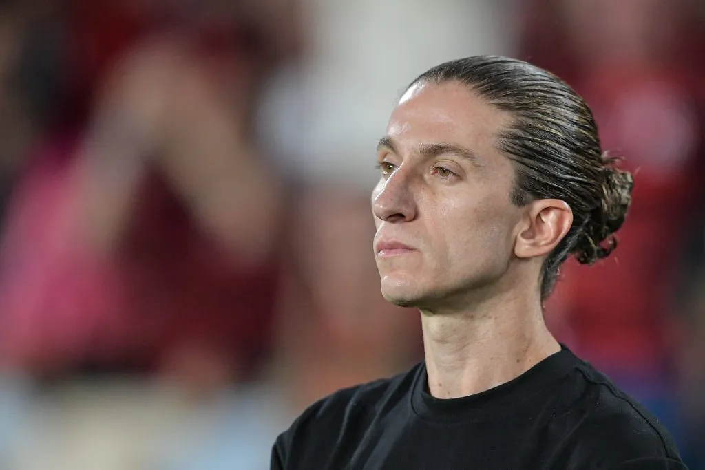 RJ – RIO DE JANEIRO – 13/08/2025 – COPA LIBERTADORES 2025, FLAMENGO X INTERNACIONAL – Filipe Luis tecnico do Flamengo durante partida contra o Internacional no estadio Maracana pelo campeonato Copa Libertadores 2025. Foto: Thiago Ribeiro/AGIF