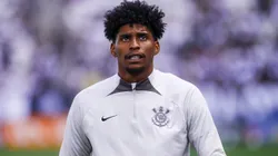 Hugo Souza volta ao radar de Ancelotti e disputa vaga na Seleção Brasileira. Foto: Marco Miatelo/AGIF